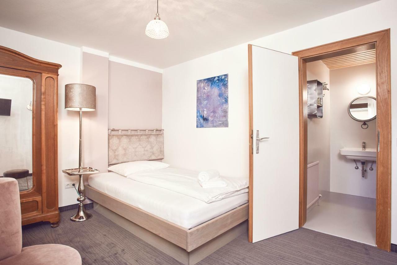 Boutique-Gasthof Ueberfuhr Salzburg Exteriör bild